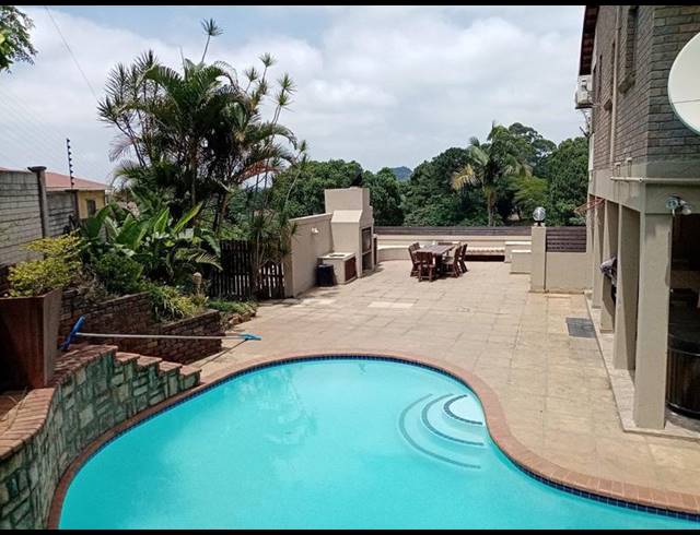 5 BEDROOM HOUSE FOR SALE IN PADFIELD PARK